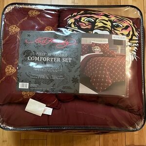 Ed Hardy Maroon and Gold Comforter Set NWT
